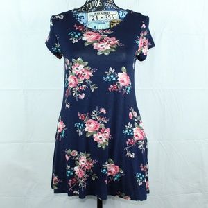 Amelia James Tunic with pockets Size Small NWT